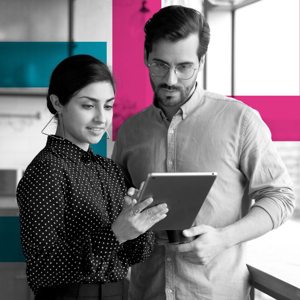 SINGLE-IMAGE_squares-woman-and-man-check-tablet_jul25
