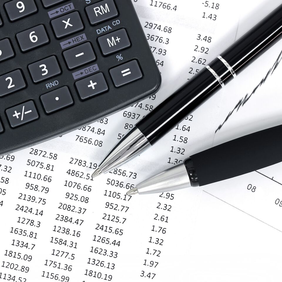 COLOUR-IMAGE_calculator-pens-paper_feb26