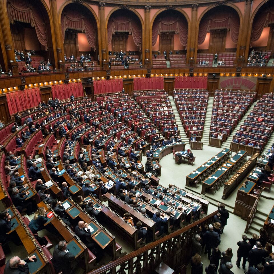 COLOUR-IMAGE_house-of-commons-filled-with-delegates_feb26