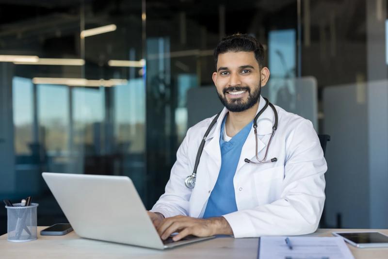 COLOUR-IMAGE_middle-eastern-doctor-desk