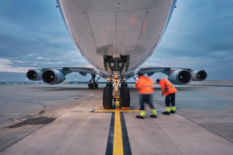 COLOUR-IMAGE_aviation-plane-inspection-preflight_feb26