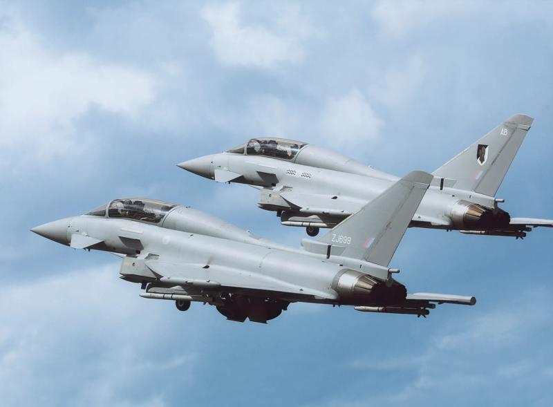COLOUR-IMAGE_aerospace&defence-two-fighter-jets_feb26
