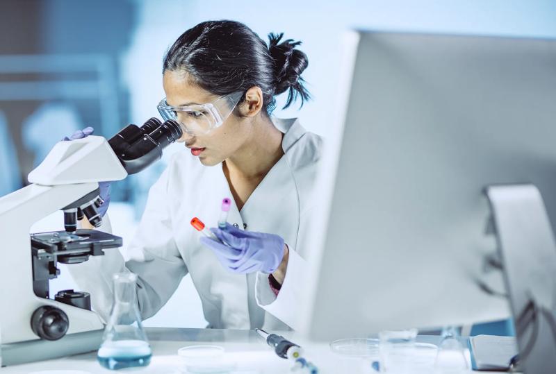 COLOUR-IMAGE_life-science-scientist-laboratory-test-tube-micorscope-computer_feb26