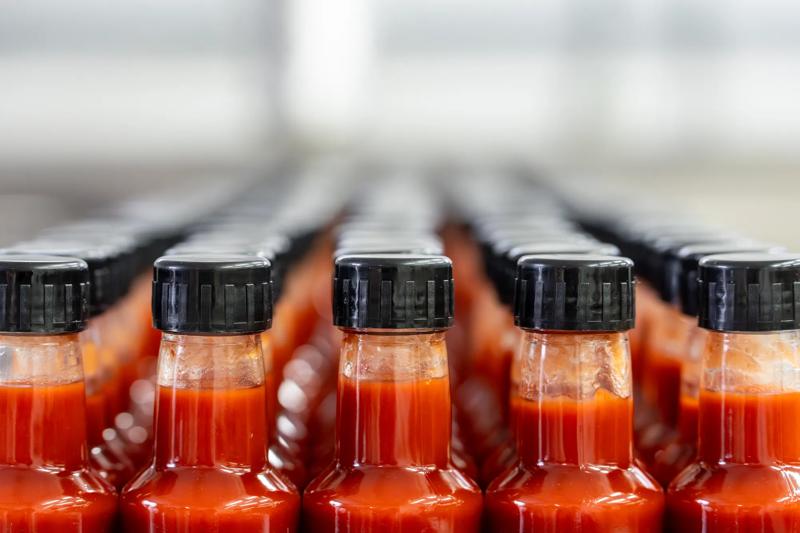 COLOUR-IMAGE_sauce-bottle-production-line_feb26