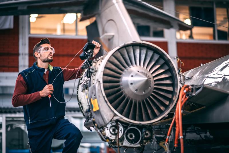 COLOUR-IMAGE_aerospace&defence-aerospace-engineer_feb26