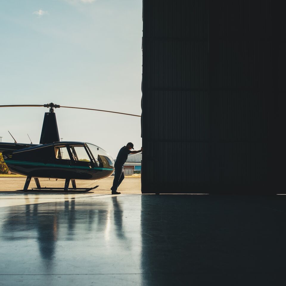 COLOUR-IMAGE_aerospace&defence-hangar-opening_feb26