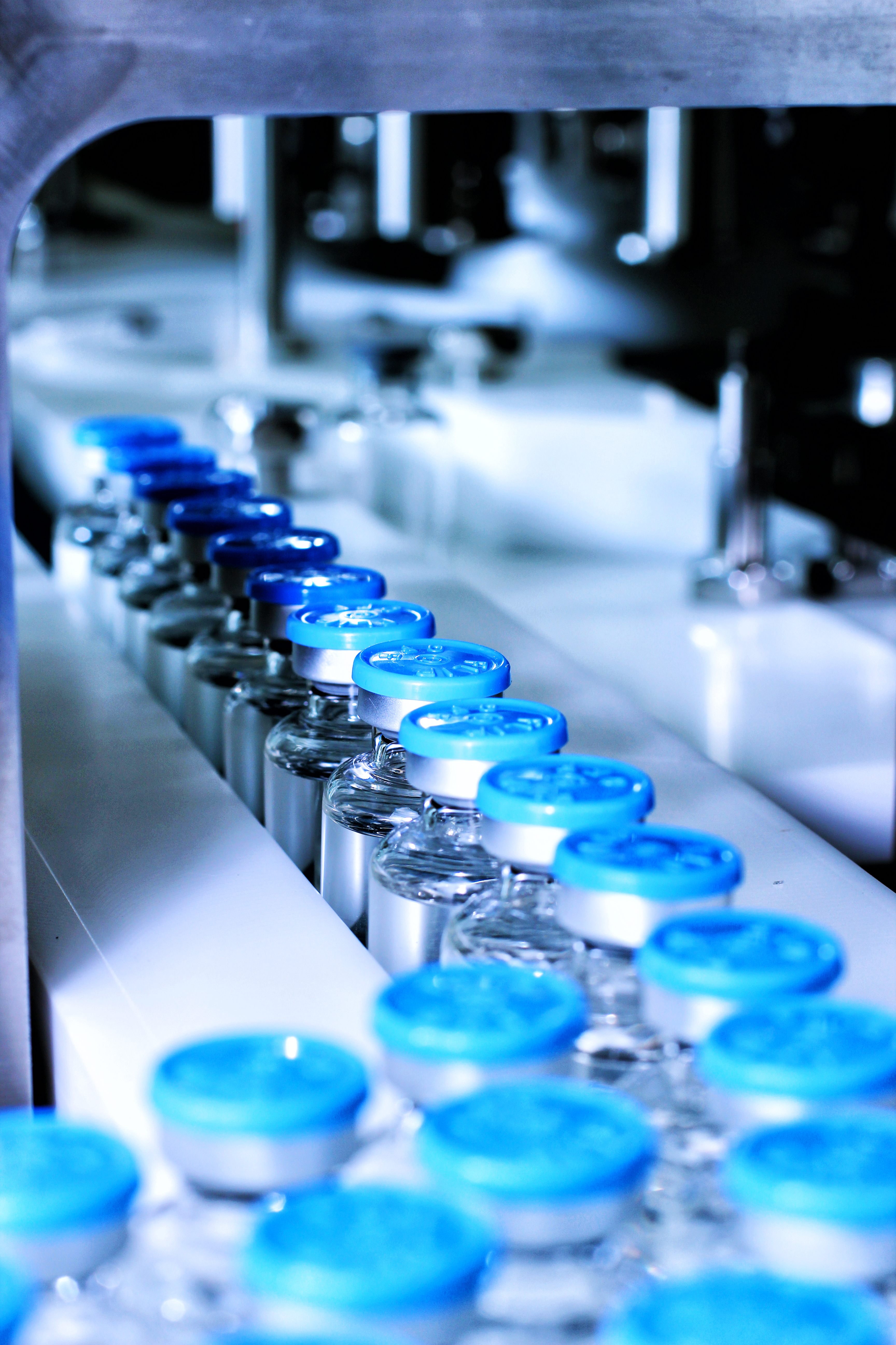 COLOUR-IMAGE_life-science-vial-production-line_feb26