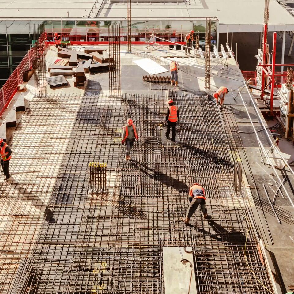 COLOUR-IMAGE_construction-on-roof_feb26